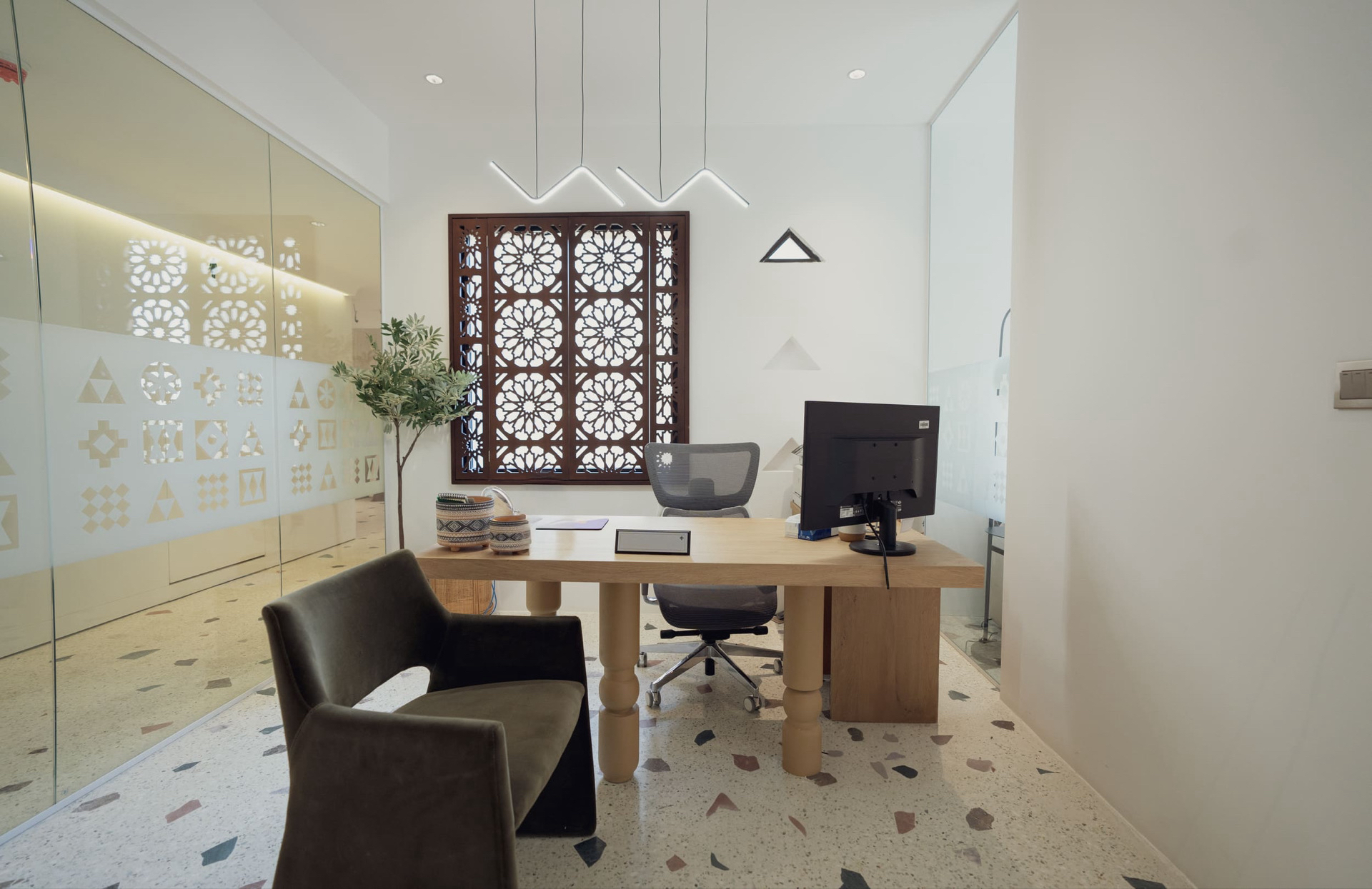 مكاتب إدارية